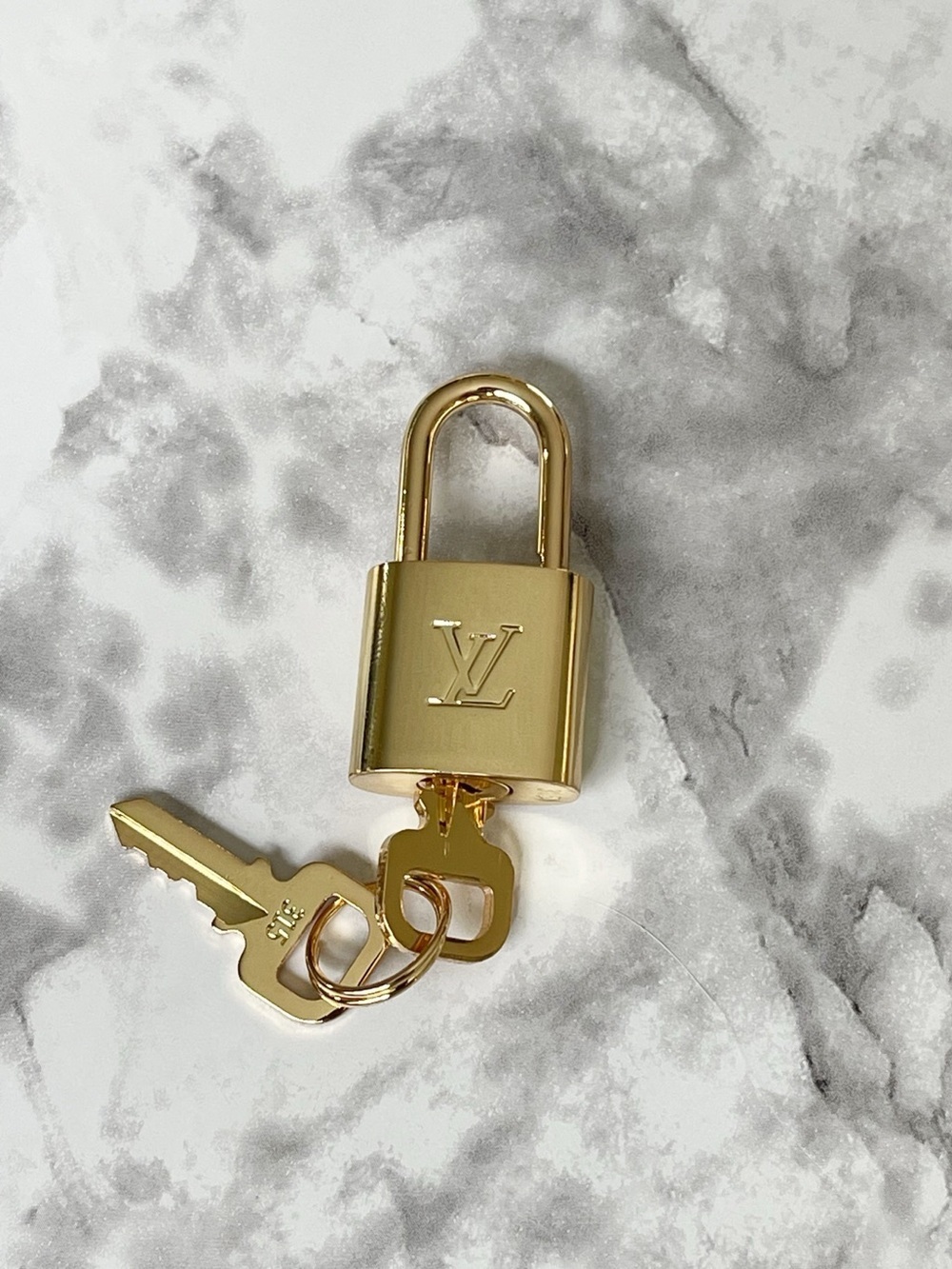 LOUIS VUITTON PadLock & Key #315 with Unbranded Cherry Rhinestone Key Chain - Picture 4 of 9